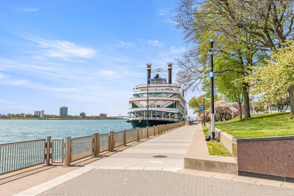 Palacio Mexicano Detroit