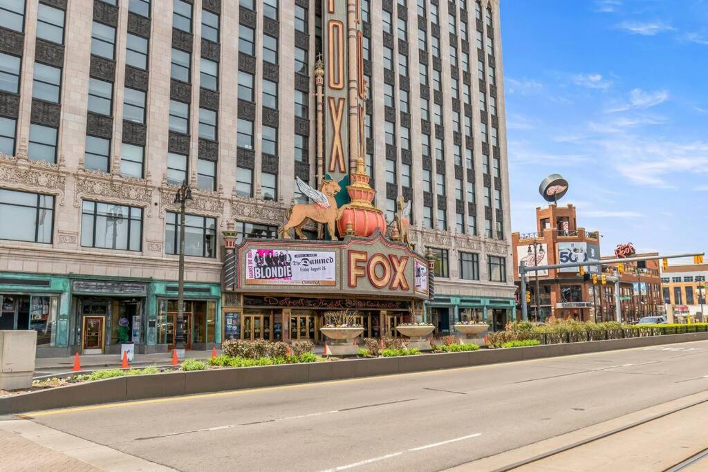 Palacio Mexicano * Detroit